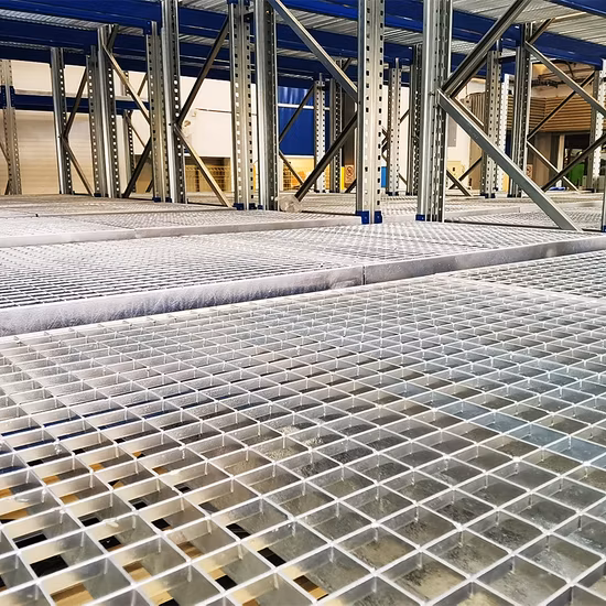 Scaffalature di stoccaggio con scaffalature a rete, scaffalature portapallet selettive